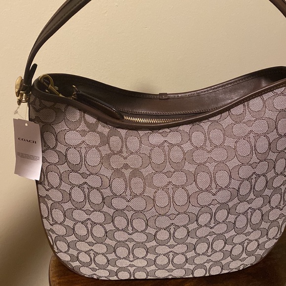 Coach - Picture 3 of 12